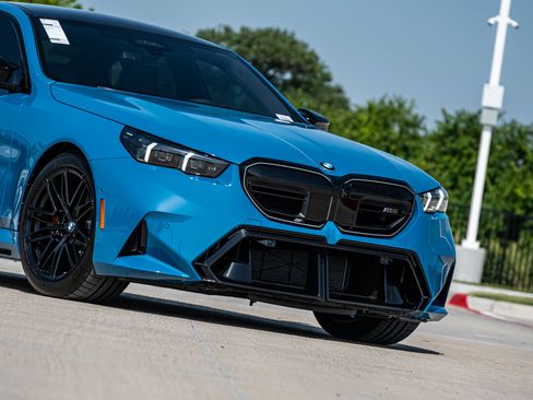New 2027 BMW M5 w/ Executive Package AWD/4WD image 30