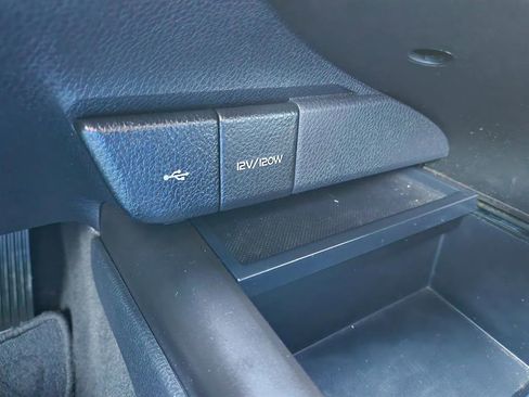 Used 2023 Toyota Camry SE image 35