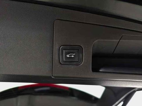 Certified 2022 Cadillac XT5 Premium Luxury image 7