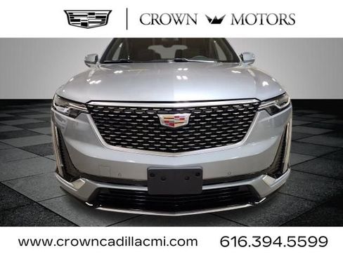 Certified 2025 Cadillac XT6 Luxury image 8