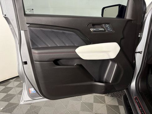 Used 2024 GMC Canyon AT4X AWD/4WD image 8