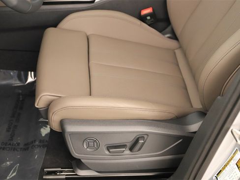 New 2025 Audi Q5 Prestige image 25