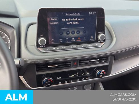Used 2025 Nissan Rogue SV FWD image 19