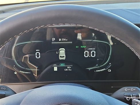 Used 2024 Kia Sportage EX w/ EX Premium Package image 19