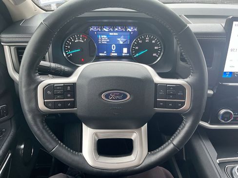 Used 2024 Ford Expedition XLT RWD image 11