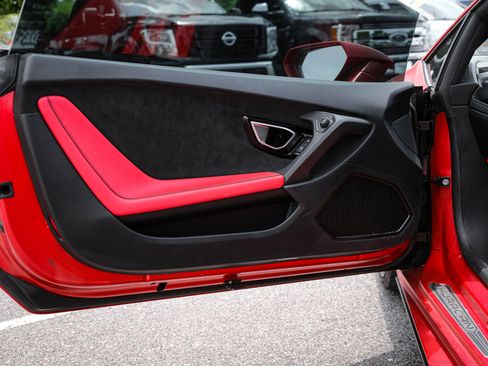 Used 2021 Lamborghini Huracan EVO RWD image 14