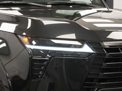 Used 2025 Lexus GX 550 w/ Accessory Package (2T) image 6