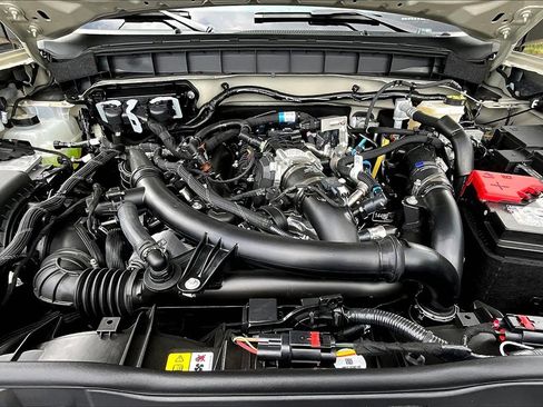 New 2025 Ford Bronco Badlands image 13