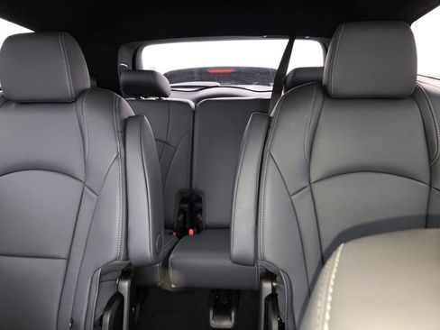 Used 2024 Buick Enclave Essence w/ Experience Buick Package AWD/4WD image 23