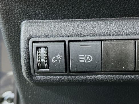 Used 2025 Toyota Corolla LE image 16