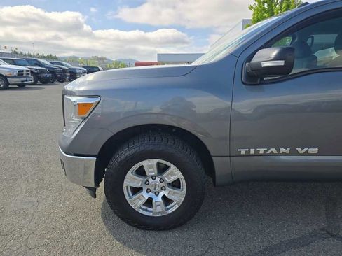 Used 2019 Nissan Titan SV AWD/4WD image 19