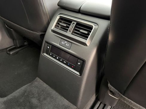 Used 2025 MAZDA CX-70 Plug-In Hybrid w/ Premium Plus AWD/4WD image 18