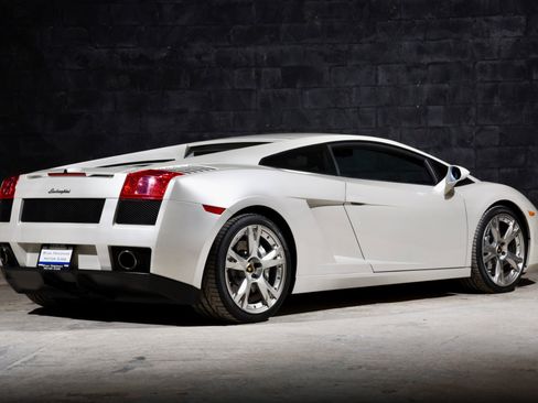 Used 2008 Lamborghini Gallardo AWD/4WD image 3