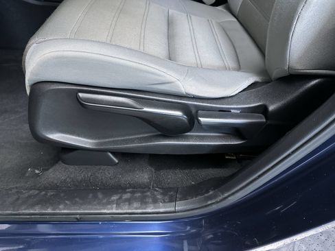 Used 2018 Honda CR-V LX image 14