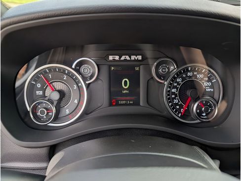 Used 2024 RAM 3500 Big Horn image 23