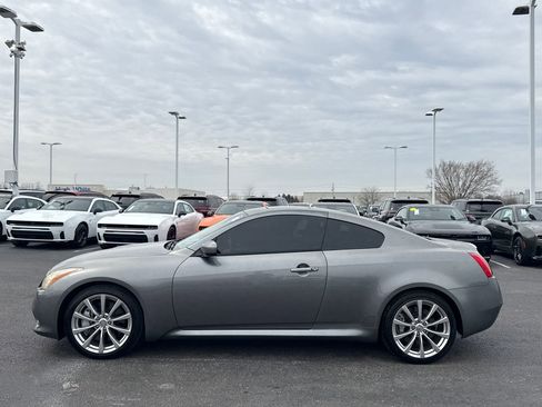 Used 2010 INFINITI G37 Sport w/ Navigation Pkg image 6