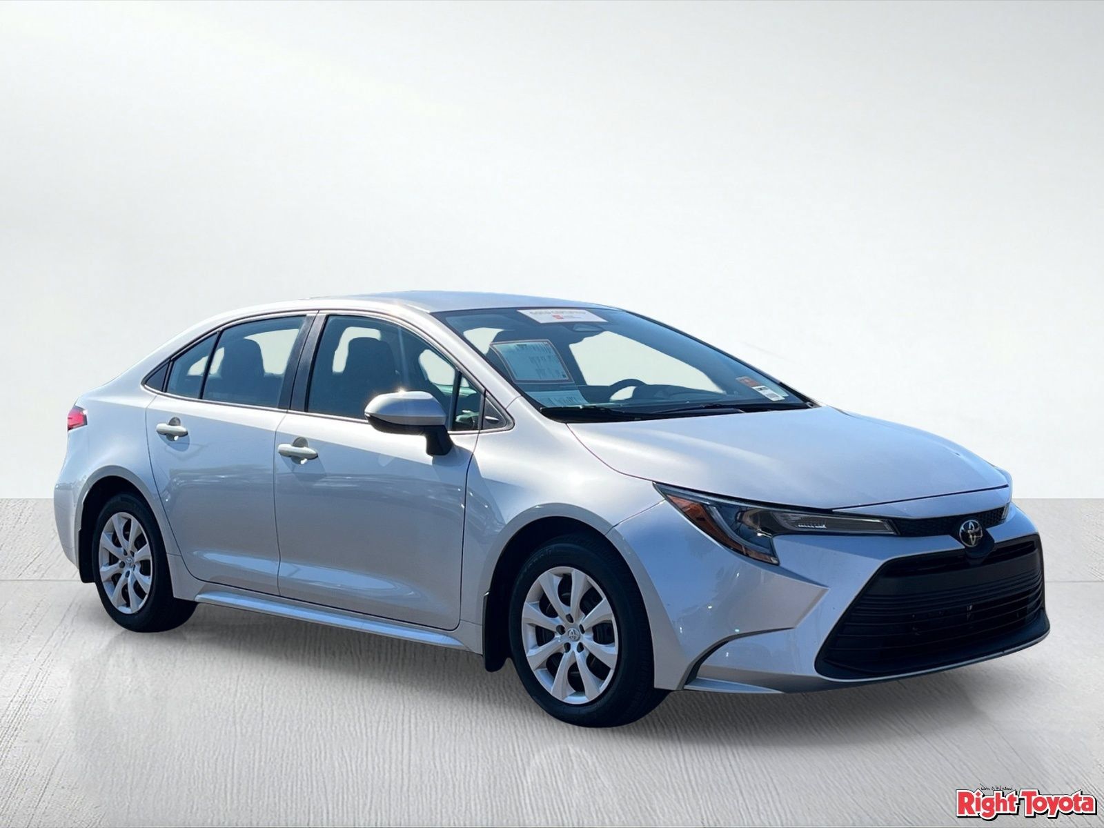 Certified 2025 Toyota Corolla LE FWD image 9
