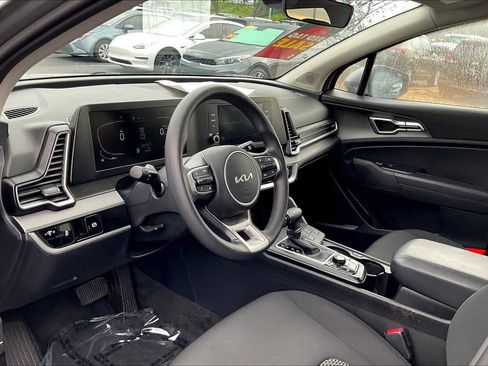 Used 2023 Kia Sportage LX image 13