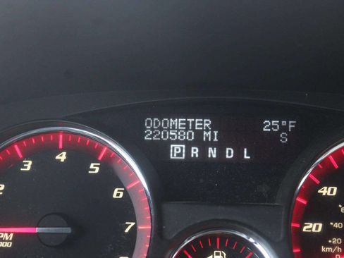 Used 2010 GMC Acadia SLT image 9