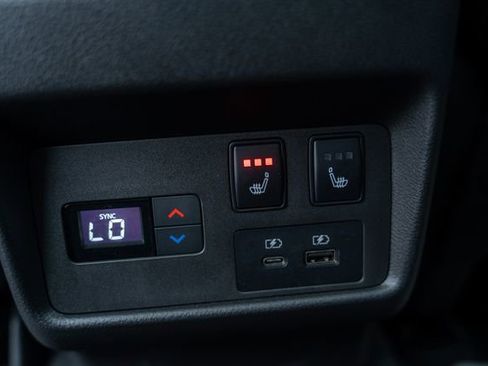 Used 2022 Nissan Rogue Platinum w/ Head-Up Display Package image 21