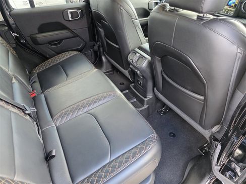 Used 2021 Jeep Wrangler Unlimited Sahara image 31