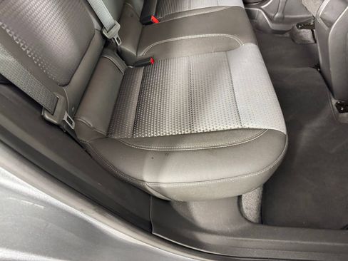 Used 2025 Chevrolet Trax LT image 28