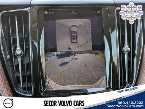 Used 2024 Volvo XC60 B5 Plus w/ Protection Package Premier AWD/4WD image 25