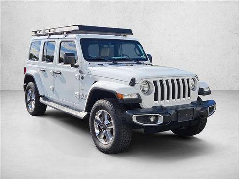 Used 2018 Jeep Wrangler Unlimited Sahara AWD/4WD image 3