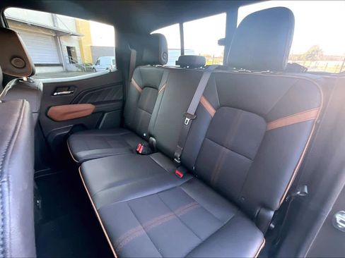 Used 2023 GMC Canyon AT4 w/ Technology Package image 27