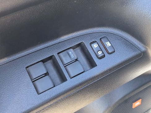 Used 2012 Toyota Highlander 4WD image 21