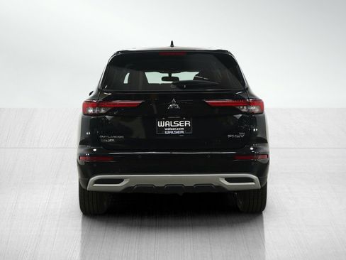 Used 2023 Mitsubishi Outlander SE image 5
