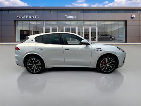 Used 2023 Maserati Grecale Modena AWD/4WD image 2