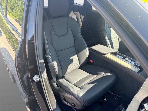Certified 2026 Volvo XC60 B5 Plus AWD/4WD image 29