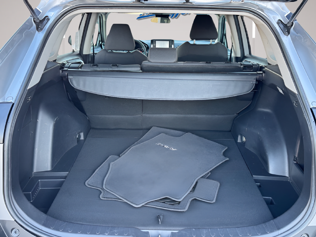 Used 2020 Toyota RAV4 XLE FWD image 35