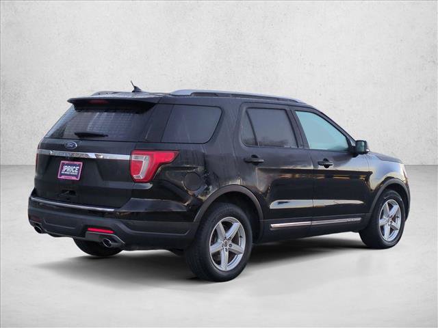 Used 2018 Ford Explorer XLT w/ Equipment Group 202A FWD image 5