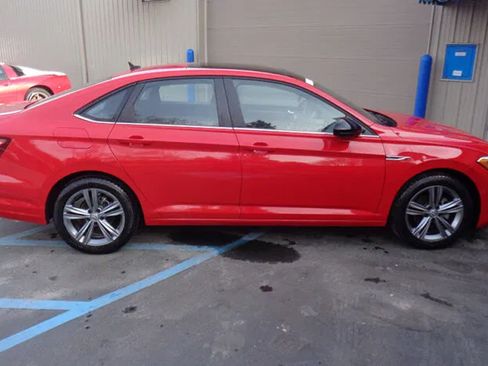 Used 2020 Volkswagen Jetta R-Line FWD image 5