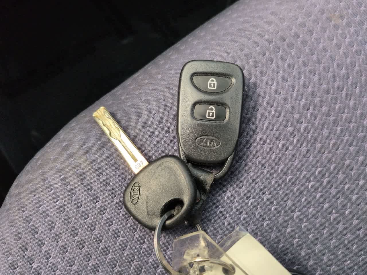 Used 2012 Kia Sorento LX w/ Convenience Pkg FWD image 27