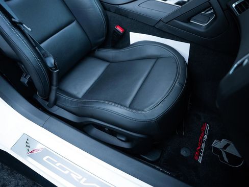 Used 2019 Chevrolet Corvette Z06 RWD image 34