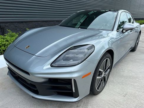 Used 2025 Porsche Panamera RWD image 6