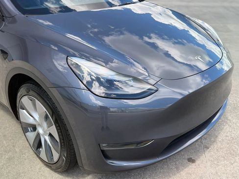 Used 2023 Tesla Model Y Long Range AWD/4WD image 5