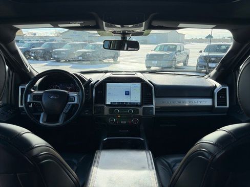 Used 2022 Ford F350 Platinum w/ FX4 Off-Road Package image 27