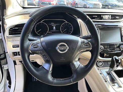 Used 2019 Nissan Murano SL w/ SL Technology Package FWD image 12