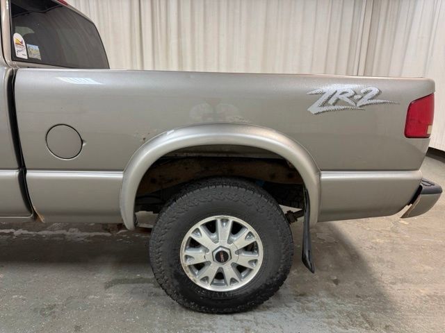 Used 2003 GMC Sonoma SLS w/ SLS Preferred Equipment Group AWD/4WD image 11