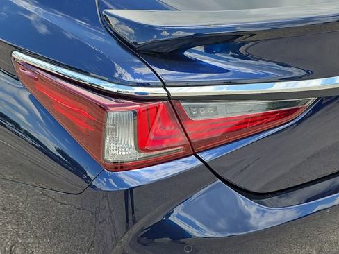 Used 2022 Lexus ES 350 w/ Premium Package FWD image 34