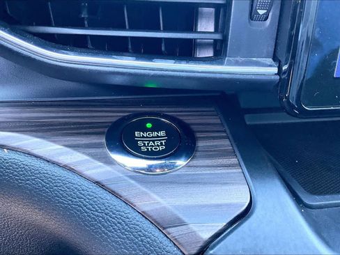 Used 2020 Ford Explorer Limited image 30