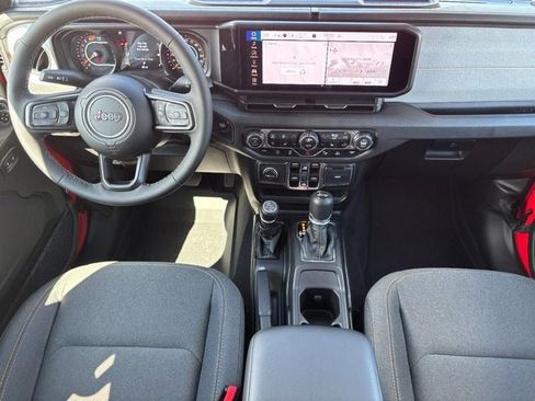 Used 2025 Jeep Wrangler Unlimited Sport AWD/4WD image 6