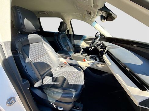 Used 2024 Lincoln Nautilus Reserve image 30