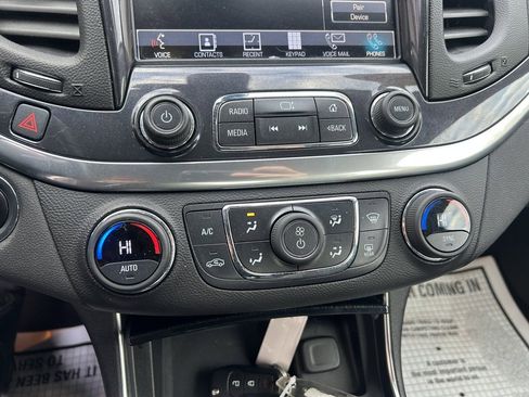 Used 2019 Chevrolet Impala LT image 17