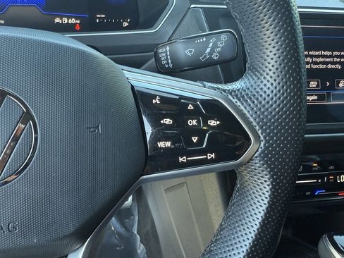 Used 2023 Volkswagen Tiguan SE R-Line image 16