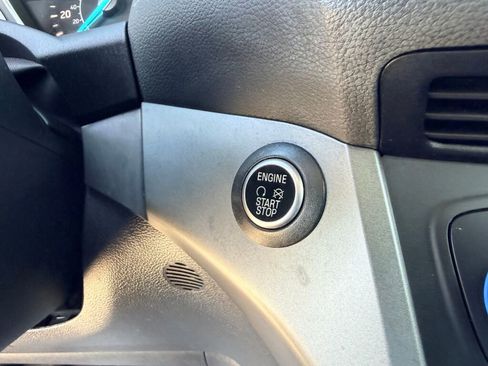 Used 2019 Ford Escape SEL image 6